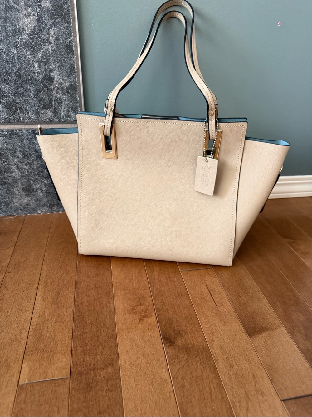 Danier Cream Structured Saffiano Shoulder Tote with Gold Accents